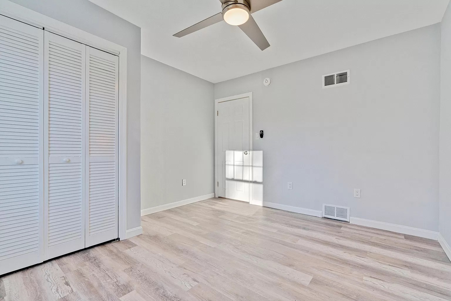 Robbie Project photo 30